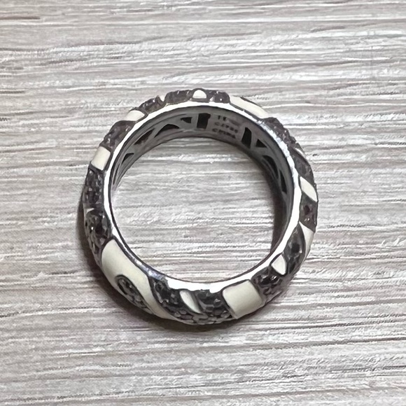 Designer Hidalgo Sterling Silver White Enamel & Black Cubic Zirconia Band Ring - Picture 6 of 7